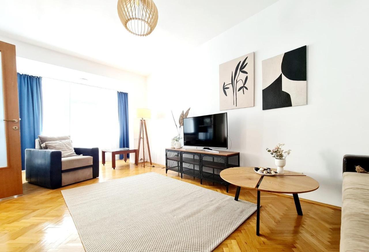 Harmony Plaza 2br * Bucharest