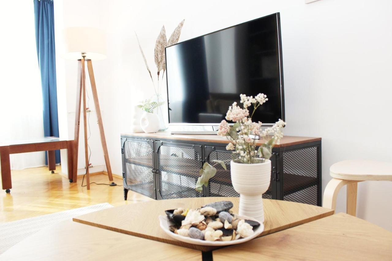 Harmony Plaza 2br * Bucharest